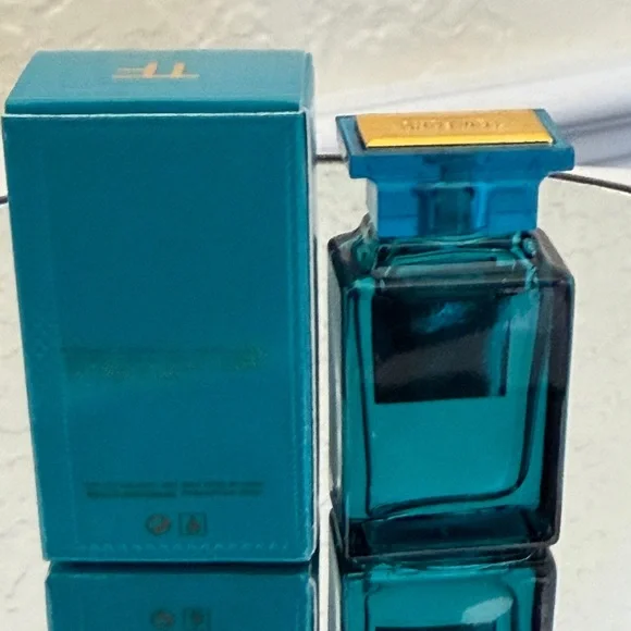 Tom Ford Neroli Portofino eau de parfum travel spray 7.5ml - Picture 6 of 10